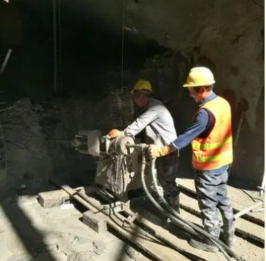 五寨水下抗分散灌浆料特点 水下不分散注浆料介绍